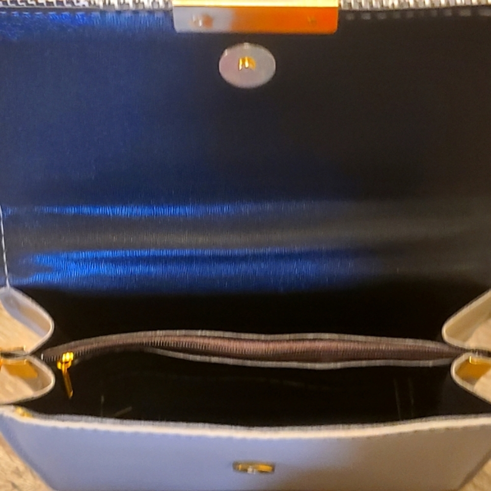 Light Grey Purse - Picture 3 of 3
